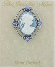 vintage look Victorian style cameo costume brooch