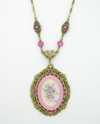 1928 Victorian Style 40x30 Pink Lalique Flowers Necklace