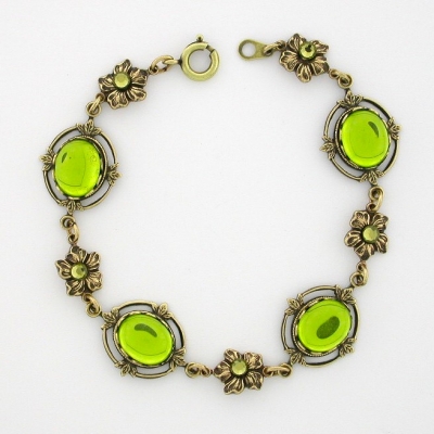 Victorian Style Crystal Cabochon Bracelet - Olivine